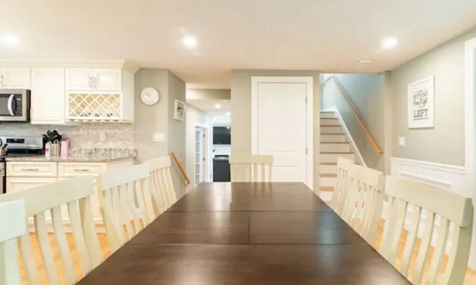 North Dartmouth House | "Best house we have ever stayed at". Sleeps 12+. Private. Pristine. 100% 5 Star!