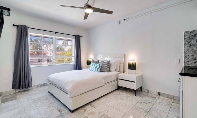 Flamingo/Lummus Condo | Best location by the Beach ! Free WiFi - TV - All amenities