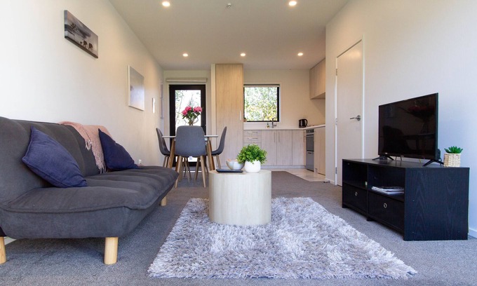 Riccarton House | Best Location in Christchurch - Close to mall, shopping and Parks