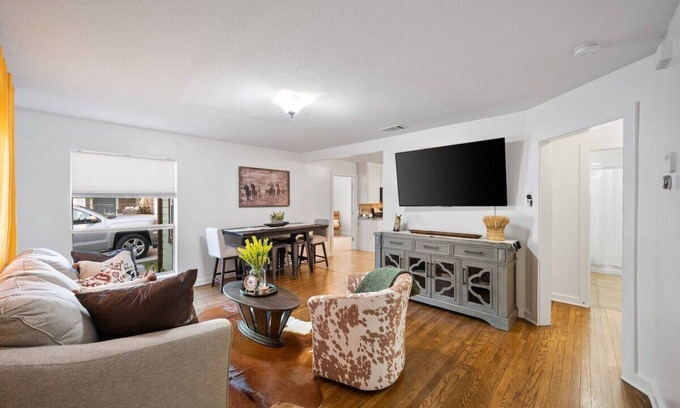 Arlington Heights House | Best Location,Steps to Dickies Arena,Close to TCU!