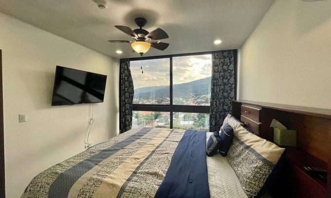 San Pedro Sula Condo | Best neighborhood. Luxury condo. 3 Beds. 10 Floor. AC throughout. WiFi. Laundry.