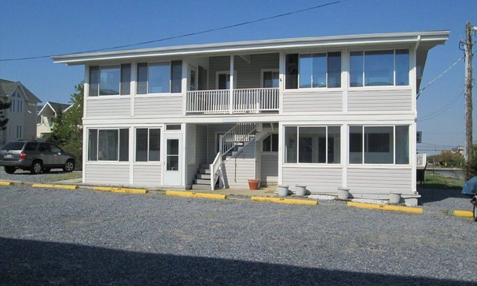 Dewey Beach Condo | Best of Dewey! 2 BR1.5 bath steps to the Ocean on popular McKinley!