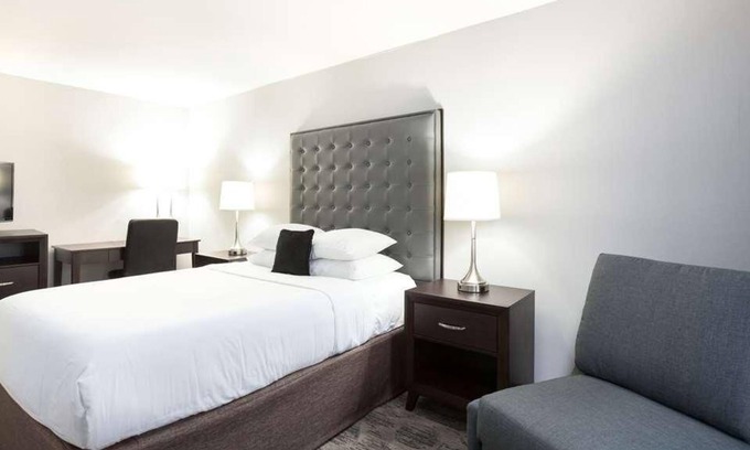 Auburn House | Best Place to Stay in Washington! Free Parking, Free Breakfast