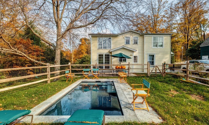 Roxbury House | BEST TOWN ROXBURY! PoshPadsCT"TOPHET 3BR"Ski,Heated Winter Pool/Spa,Bikes,GasBBQ