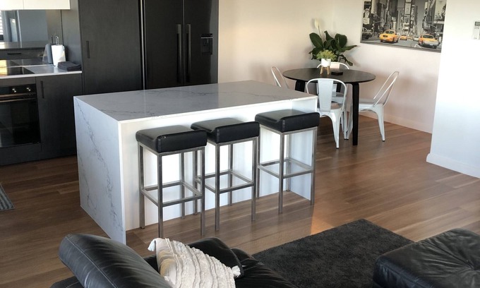 Lutwyche Apartment | Best Value 3 Bed Brisbane Self-Contained Apartment With City Views Sleeps 7