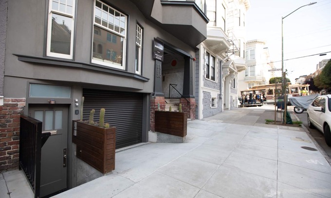 Nob Hill Condo | "Best VRBO" "Best Stay" - 100% 5⭐︎ Reviews