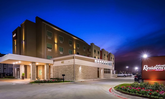 Baytown Hotel | Best Western Plus Executive Residency Baytown