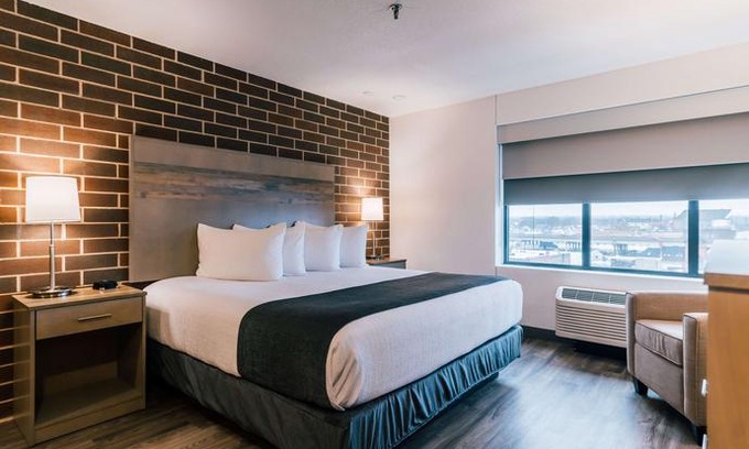 Waterloo Hotel | Best Western Plus Executive Residency Waterloo & Cedar Falls