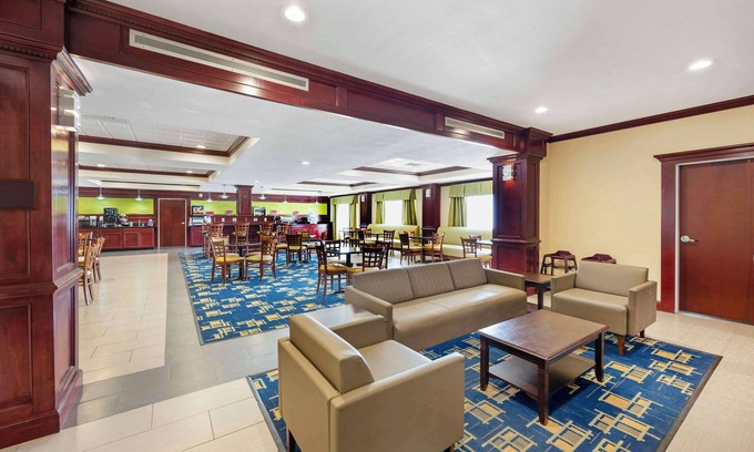 Pratt Hotel | Best Western Plus Pratt