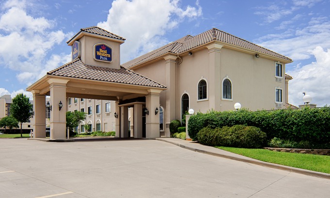 Tyler Hotel | Best Western Plus Southpark Inn & Suites