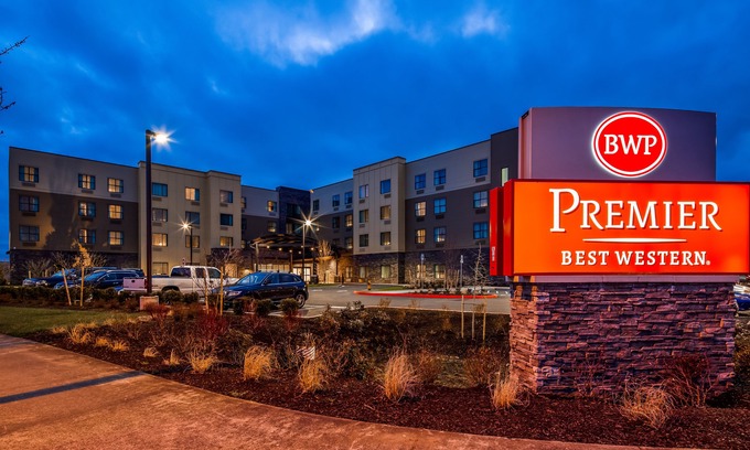 Vancouver Hotel | Best Western Premier Hotel at Fisher's Landing