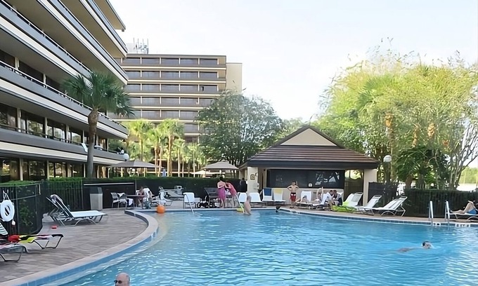 Florida Central Atlantic Coast House | Better Choice For Your Vacation! 3 Family-Friendly Units, Pool, Free Parking