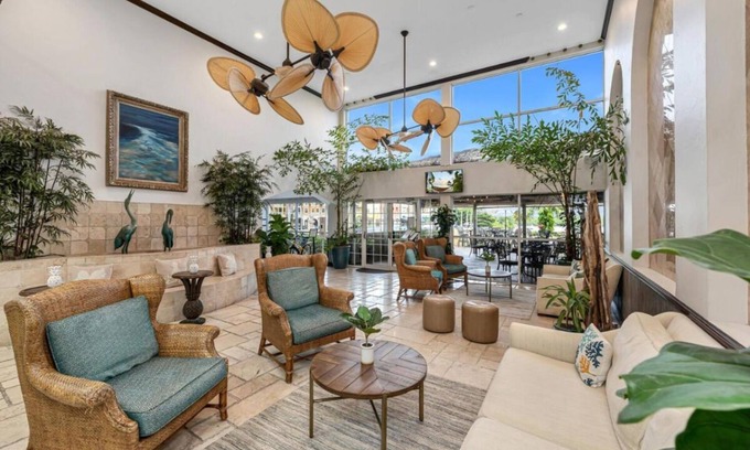 Redevelopment Area Resort | Better Choice for your Vacation! Relaxing Unit w/Bay View, Pool and Hot Tub