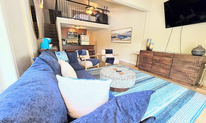 Mid America Condo | Better to WAKE at the LAKE