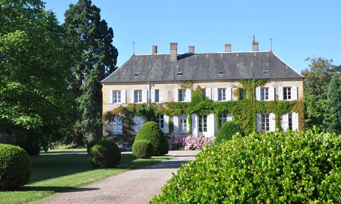 Nolay House | Between Loire and Morvan, the discreet charm of the Château de Prunevaux