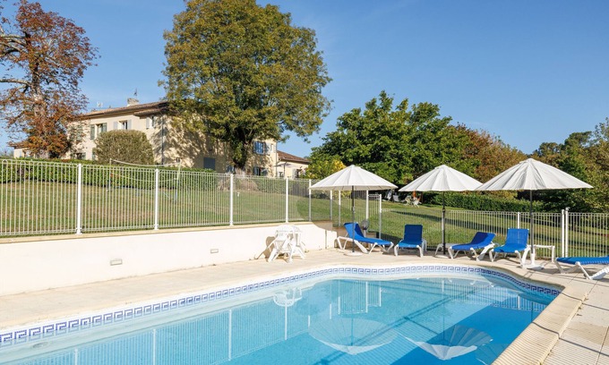 Haux House | Between Sky and Foliage – Cottage with Private Pool