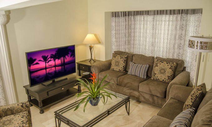 Nuevo Arroyo Hondo House | Beverly Hills Residencial III