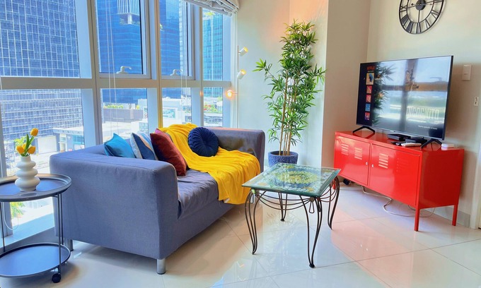 Pinagsama Condo | BGC Cozy Condo - Balcony, Pool & Wi-Fi - Suite 8