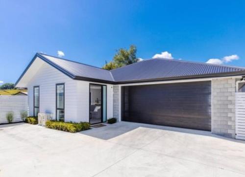 Te Awamutu House | Bhujen Niwas