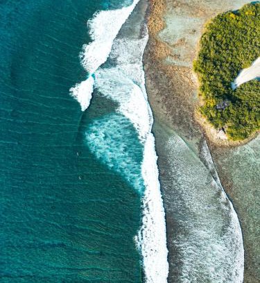 Thulusdhoo Island House | Bibee Surf