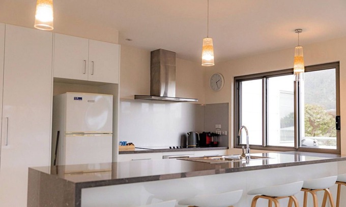 Bicheno Apartment | Bicheno Sands- space and the sea