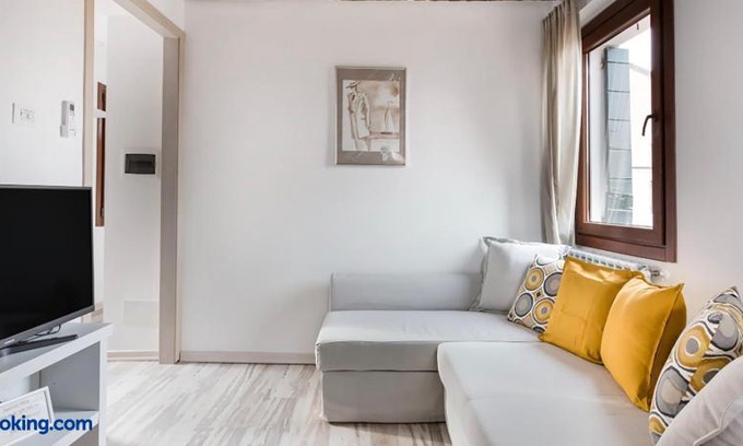 Castello Apartment | Biennale Family Apartment in Venice