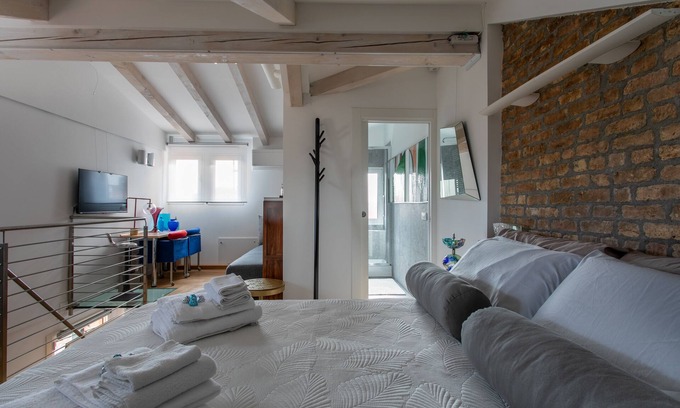Castello Apartment | Biennale Gallery Loft