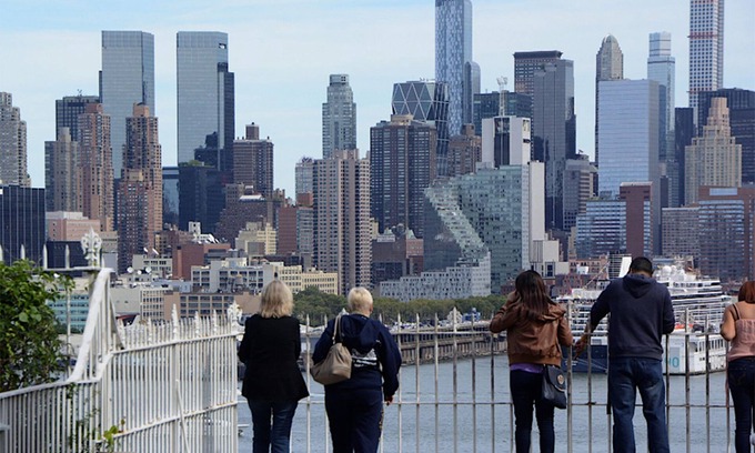Weehawken Apartment | Big 1Br private and minutes away from Times Square