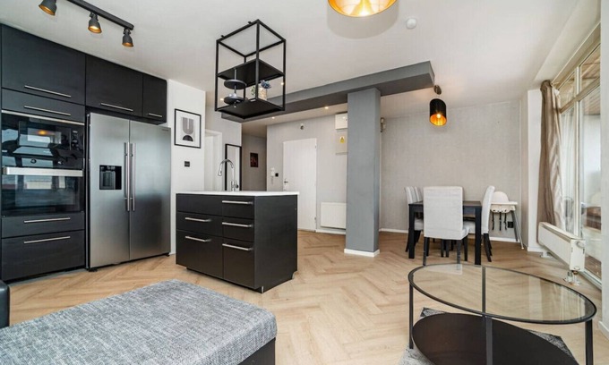 Prague 3 Apartment | Big 4-bedroom flat, terrace with great Vítkov view