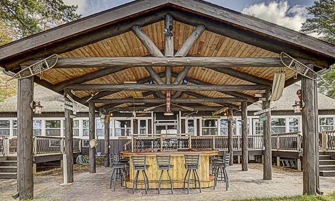 St Germain Cabin | BIG! 5 BDRM- 3BA Log House, Big St Germain Lake, SLEEPS 10, outside bar, beach