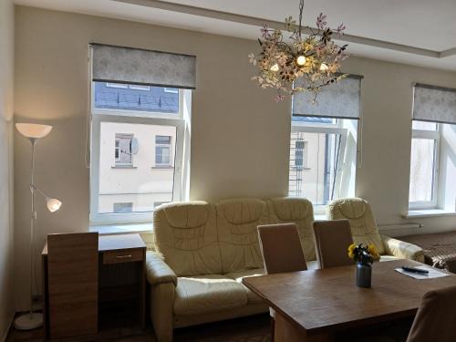 Liberty Avenue Apartment | Big apartment in city center