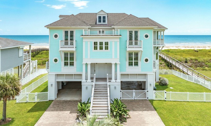 Sandhill Shores House | Big Beachfront Luxury Home w/5 Suites +Loft, Chef's Kitchen, Private Walkover