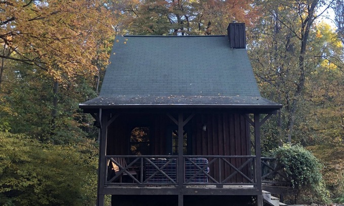Pickerington Cabin | Big Buck Run Cabin near Hocking Hills. Located in a Private estate
