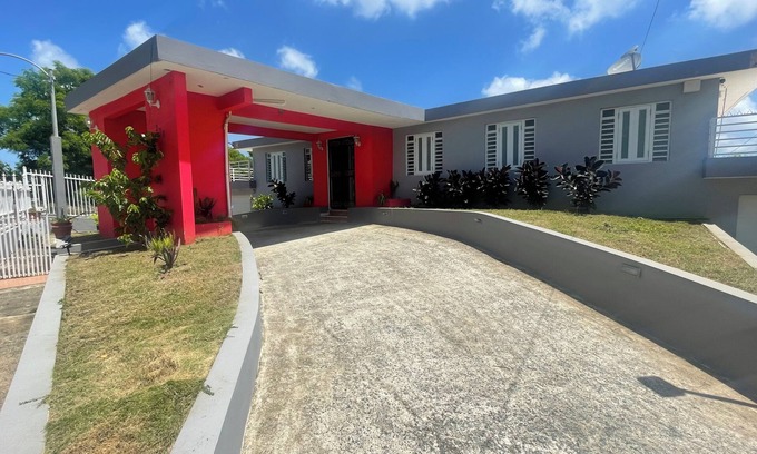 Rio Piedras House | Big House Next to the Airport