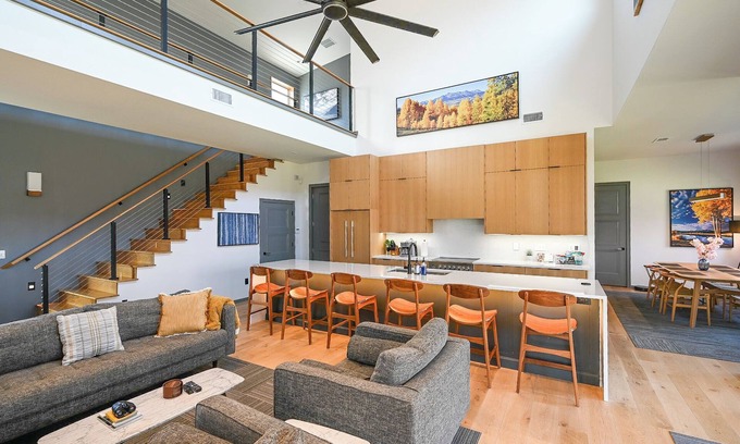 Downtown House | Bike House 1 - Hot Tub and Sauna - Downtown - Direct Access to MTB Trail