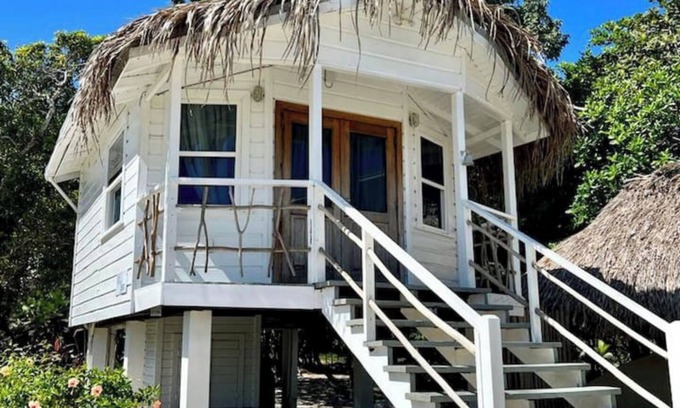 Fort George House | Bikini Cabana on Azura Beach Placencia WiFi & A/C