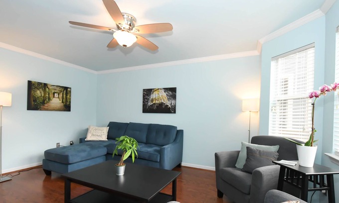 Dilworth Condo | {Biloxi Blues} Modern Style in a Historically Charming Neighborhood