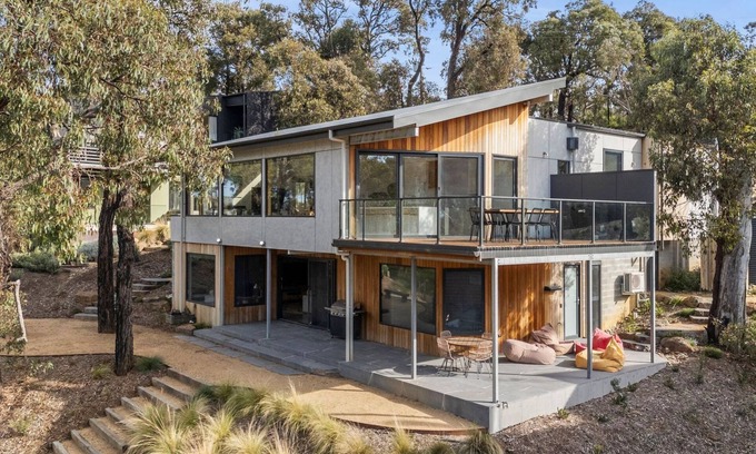 Fairhaven House | Bimbadeen Bliss - Escape to an extraordinary holiday house in Fairhaven