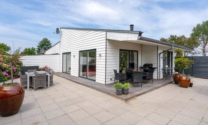Tørresø House | "Biorn" - 70m from the sea by Interhome