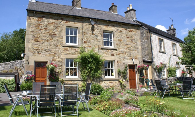 Hartington Cottage | Birch Cottage Holiday Cottage, centrally located In the village of Hartington.