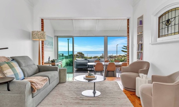 Henley Beach House | Birdy Beach House An Idyllic Oceanfront Lifestyle