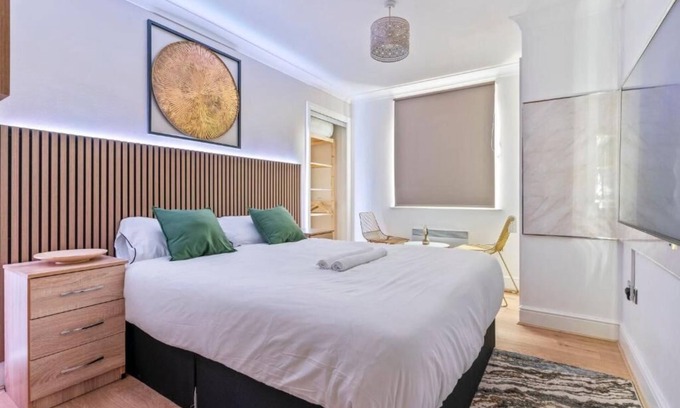 The Westside Apartment | Birmingham City Centre Aparments Luxury And Modern