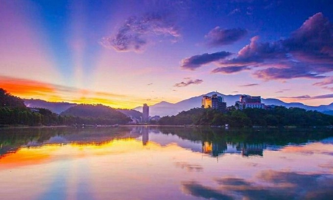 Yuchi Bed & Breakfast | Bishui Shanju Lakeside B&B