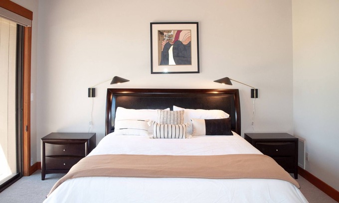 Black Butte Ranch Apartment | Black Butte Ranch Lodge Room 015