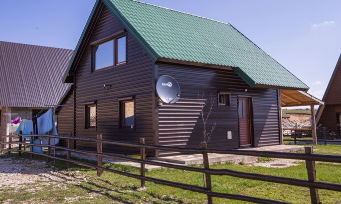 Tepacko Polje Apartment | Black Flamingo 1BR Apartment in Zabljak