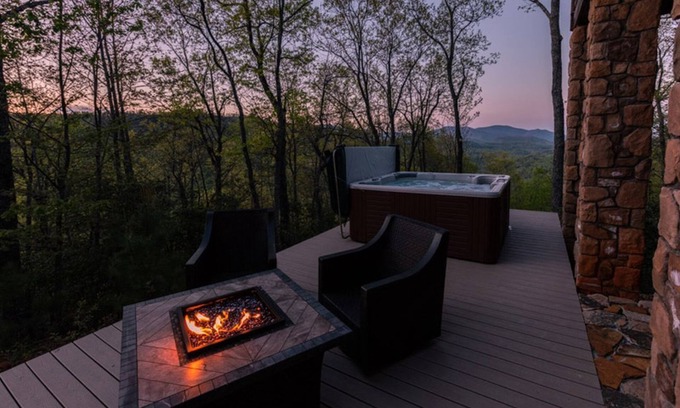 Black Mountain Cabin | Black Mountain Log Cabin | Secluded, Pet-friendly 3BD with Hot Tub & Views!