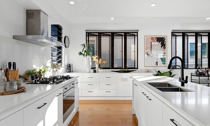 Casuarina House | Blackcomb- High end Beachfront holiday home