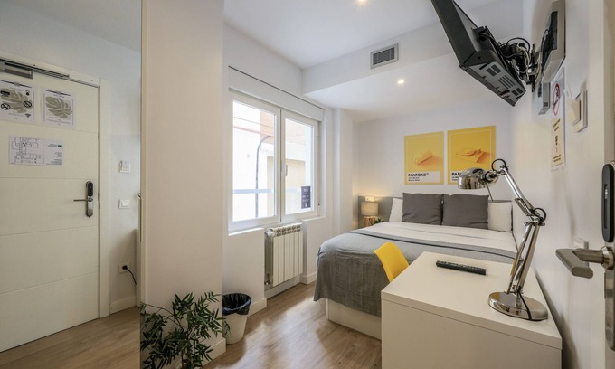 Gaztambide Bed & Breakfast | Blasco de Garay, double room with gym 106