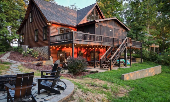 Scottsville Cabin | Blessing by the Lake - Lakeside Cabin!