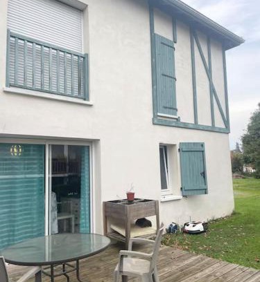 Salies-de-Bearn Apartment | Bleu Lagon-T2 en RDC proche centre ville avec terrasse labellisé PMR